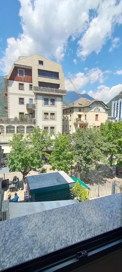 Bernina Station Center Apartment - ตีราโน ภายนอก รูปภาพ