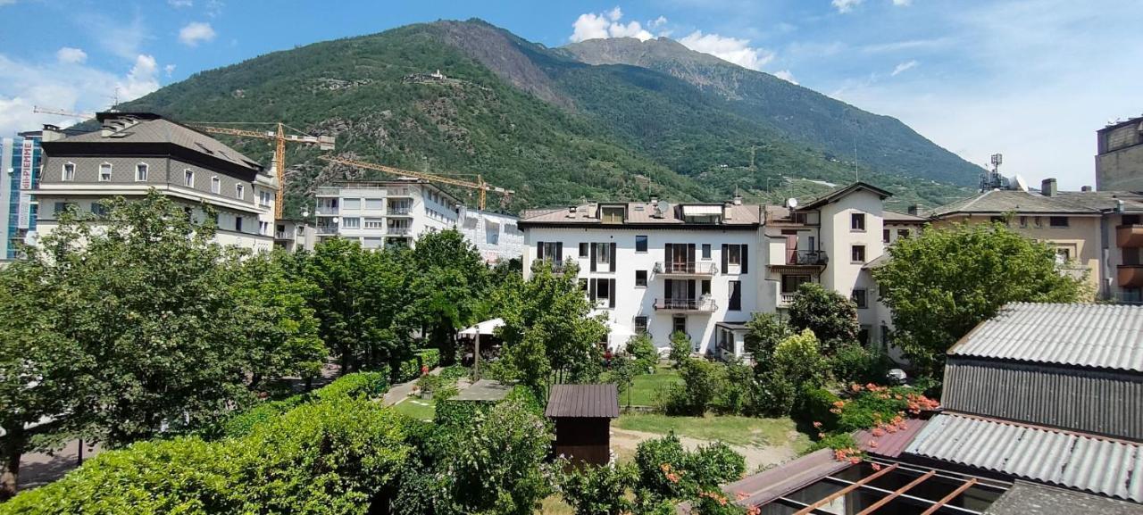 Bernina Station Center Apartment - ตีราโน ภายนอก รูปภาพ
