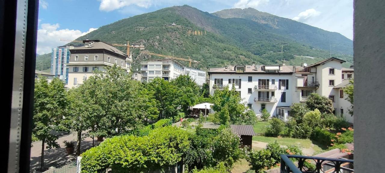 Bernina Station Center Apartment - ตีราโน ภายนอก รูปภาพ