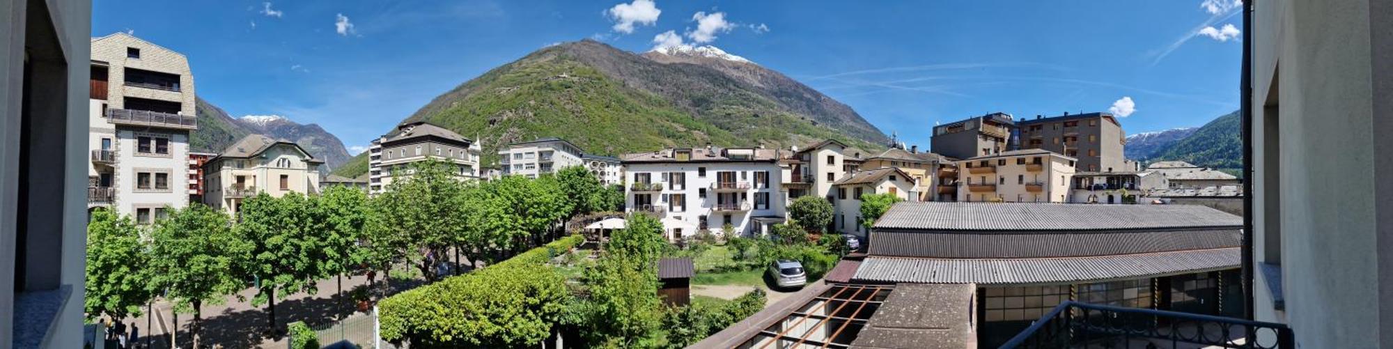 Bernina Station Center Apartment - ตีราโน ภายนอก รูปภาพ