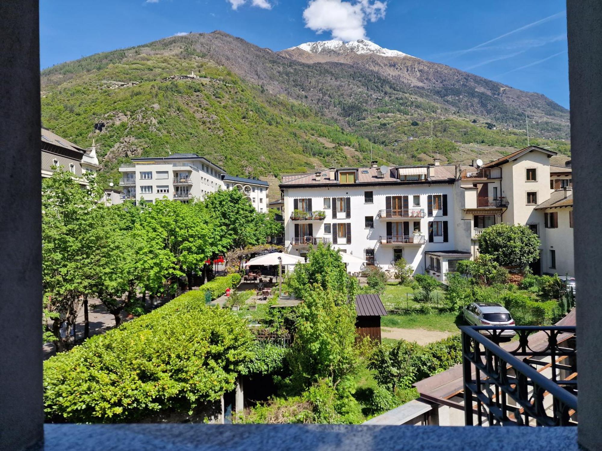 Bernina Station Center Apartment - ตีราโน ภายนอก รูปภาพ