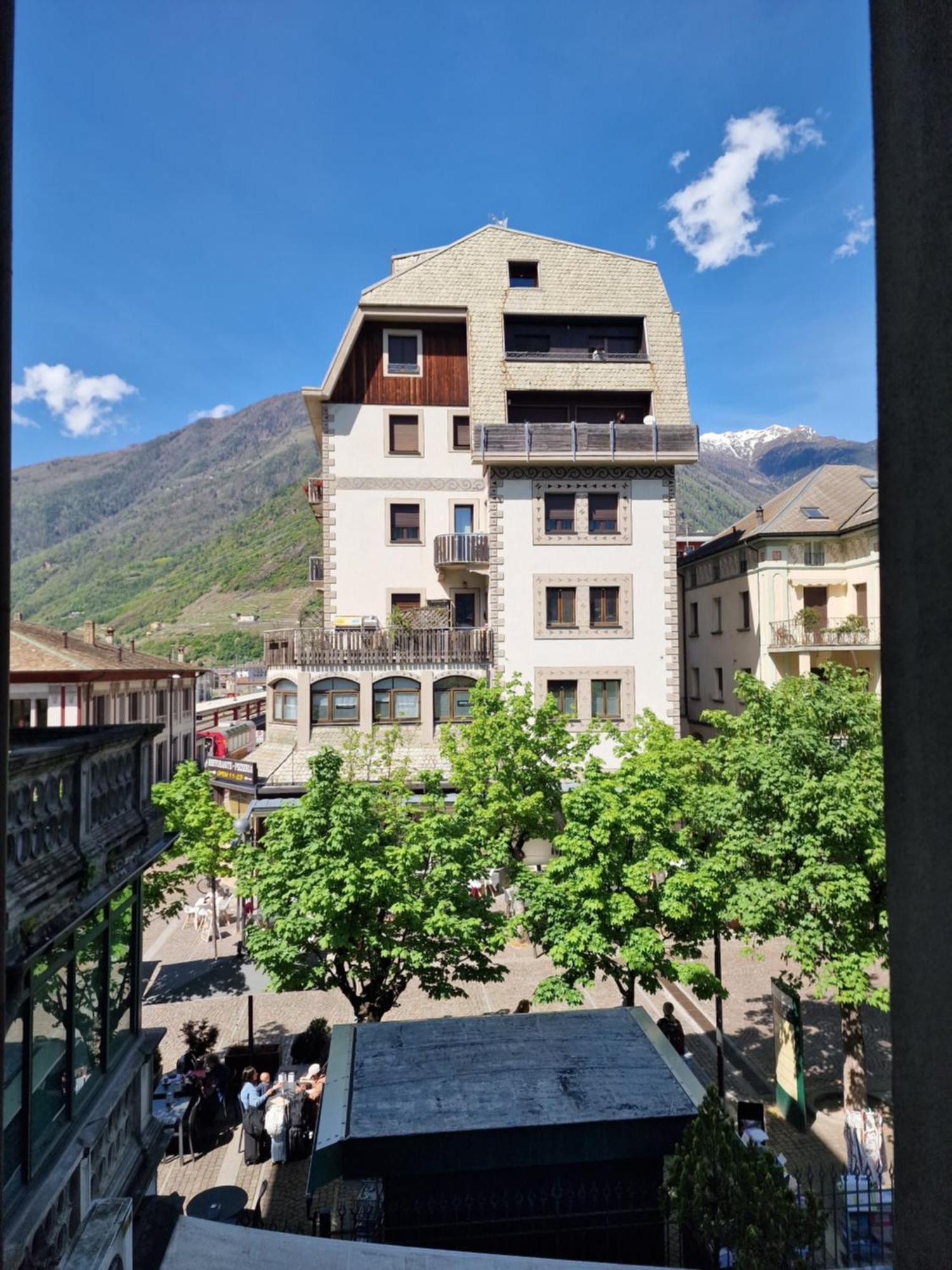Bernina Station Center Apartment - ตีราโน ภายนอก รูปภาพ