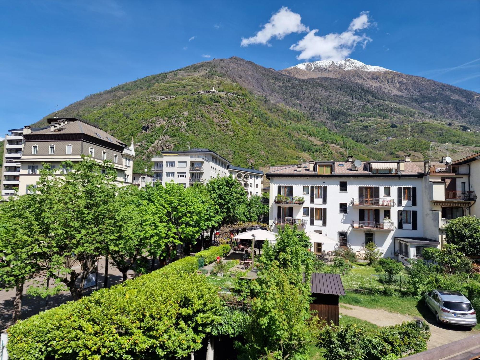Bernina Station Center Apartment - ตีราโน ภายนอก รูปภาพ