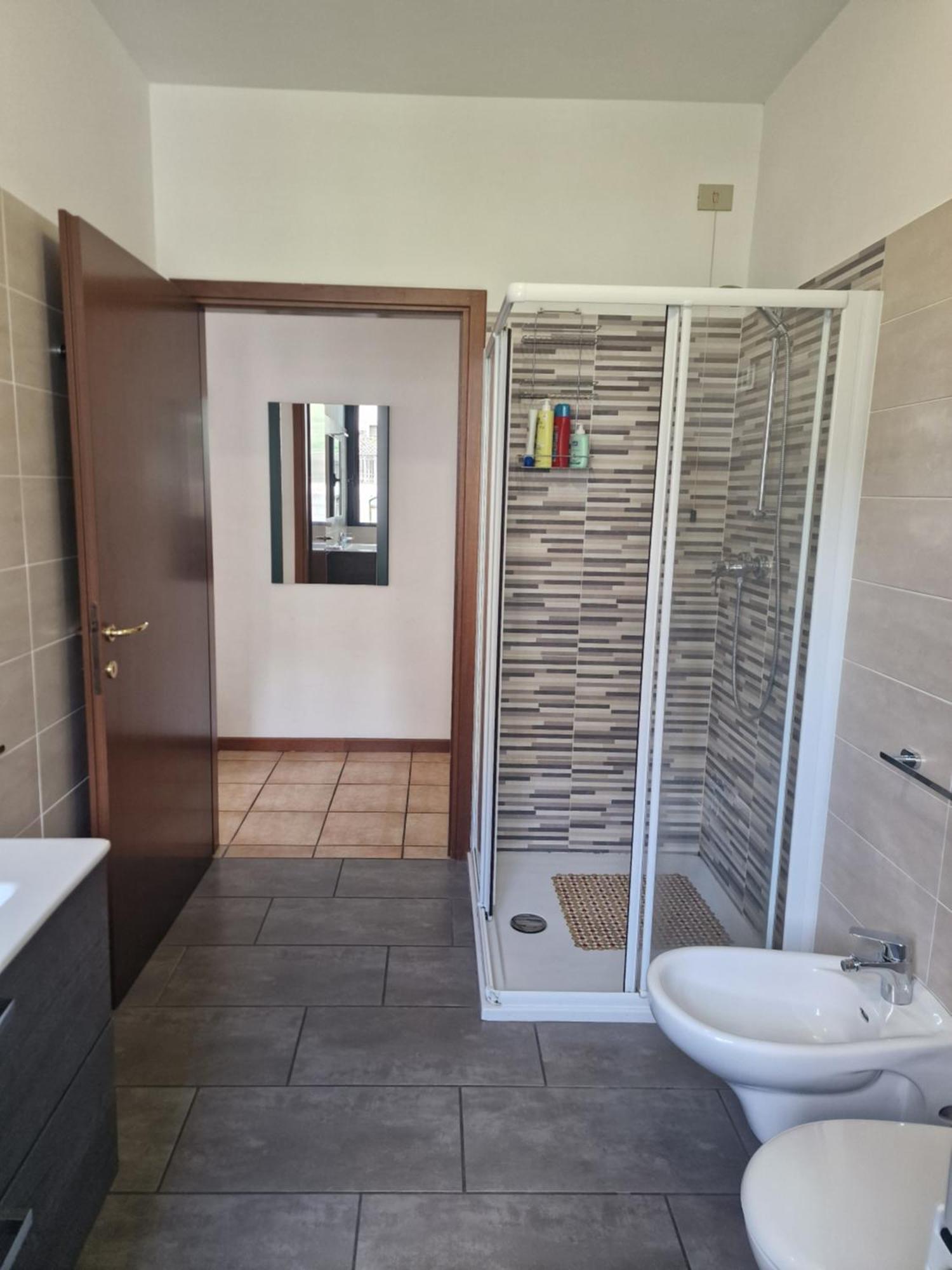 Bernina Station Center Apartment - ตีราโน ภายนอก รูปภาพ